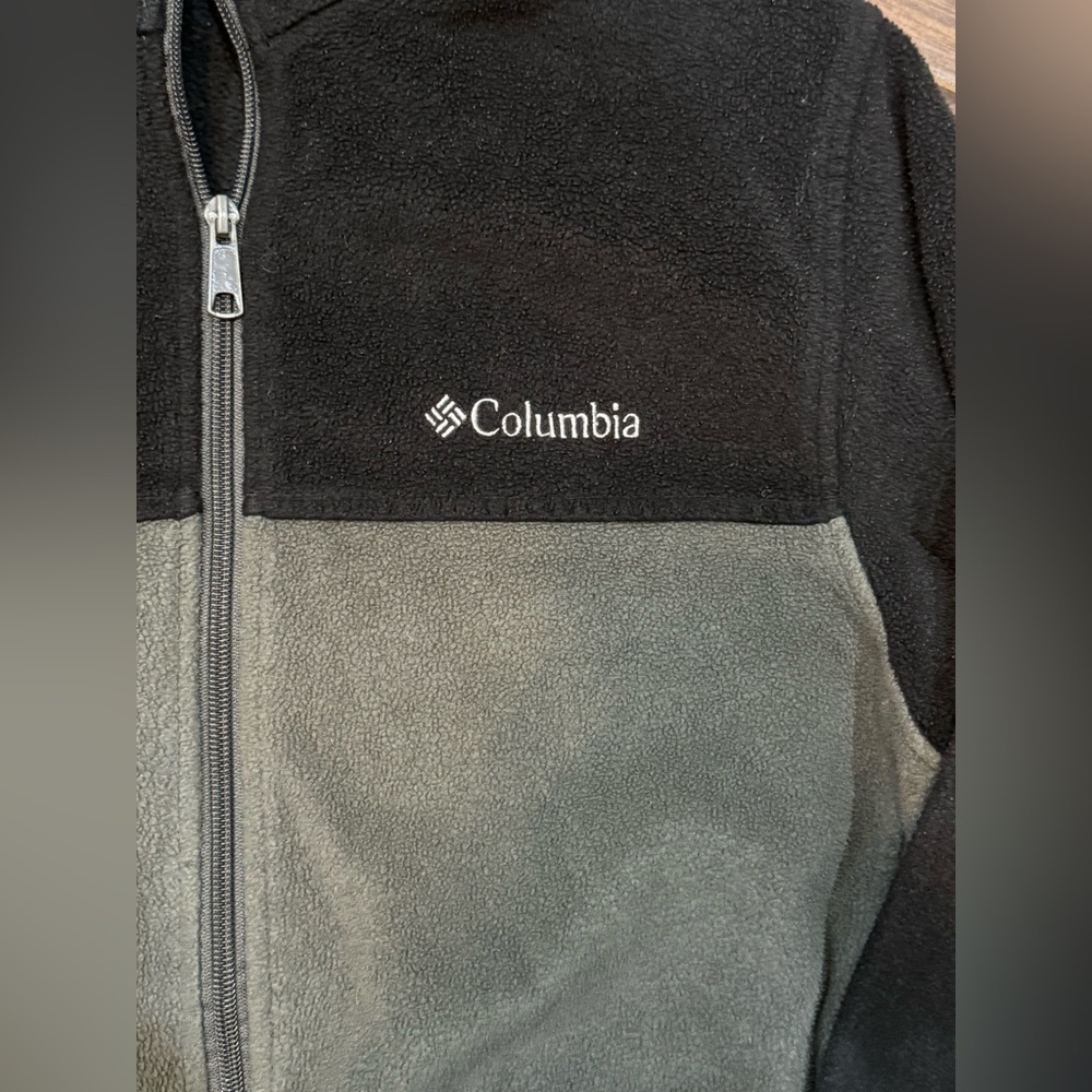 Columbia Black and Dark Gray Fleece Jacket - Picture 2 of 6